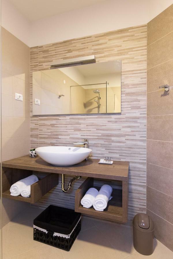 B&B Villa Maris ปูนัต ภายนอก รูปภาพ